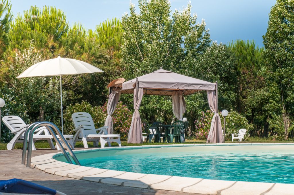 agriturismo con piscina e biciclette toscana mare